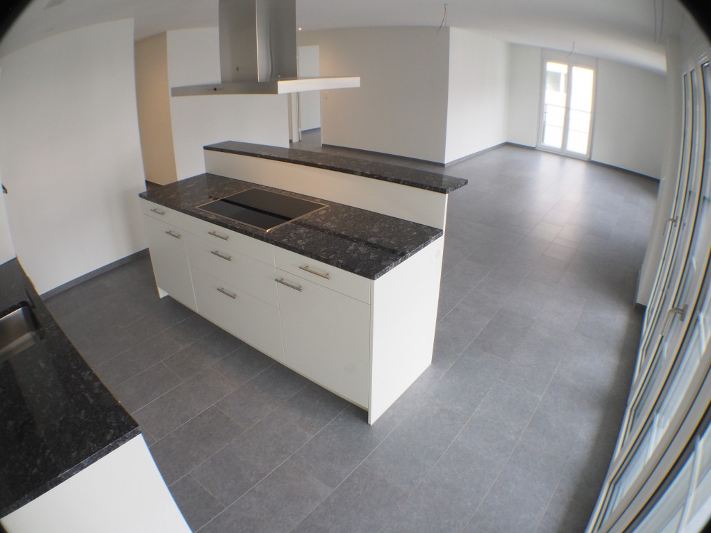 Moderne 4.5Z Wohnung Parterre im Dorfzentrum – Bild 3