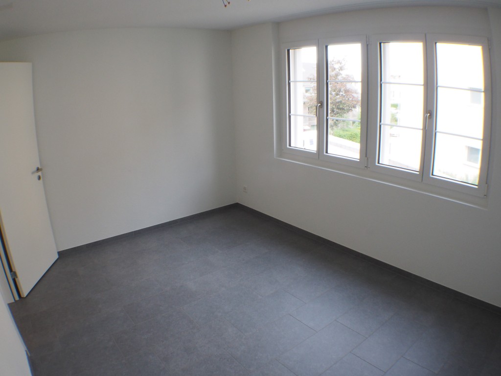Moderne 4.5Z Wohnung Parterre im Dorfzentrum – Bild 8